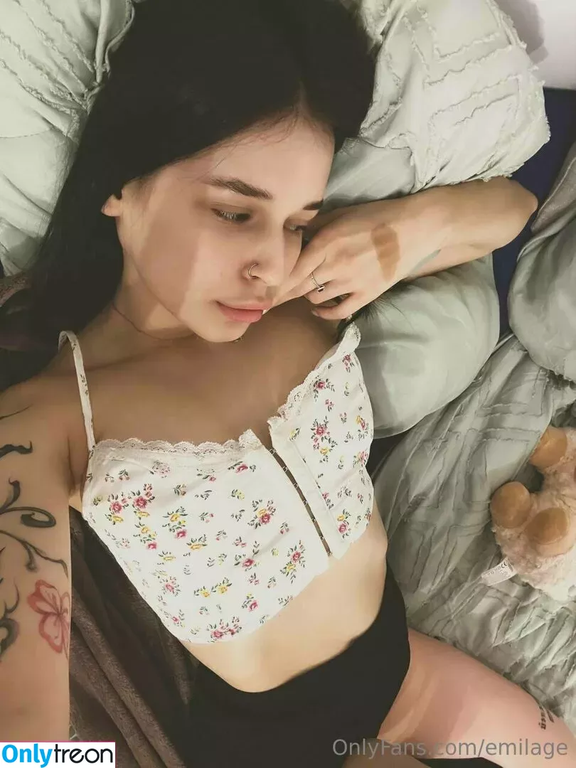 emilage nude photo #0026 (maximummileage)