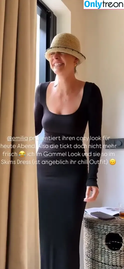 Emilia Bte nude photo #1252 (Emilia / emiliaofficial)