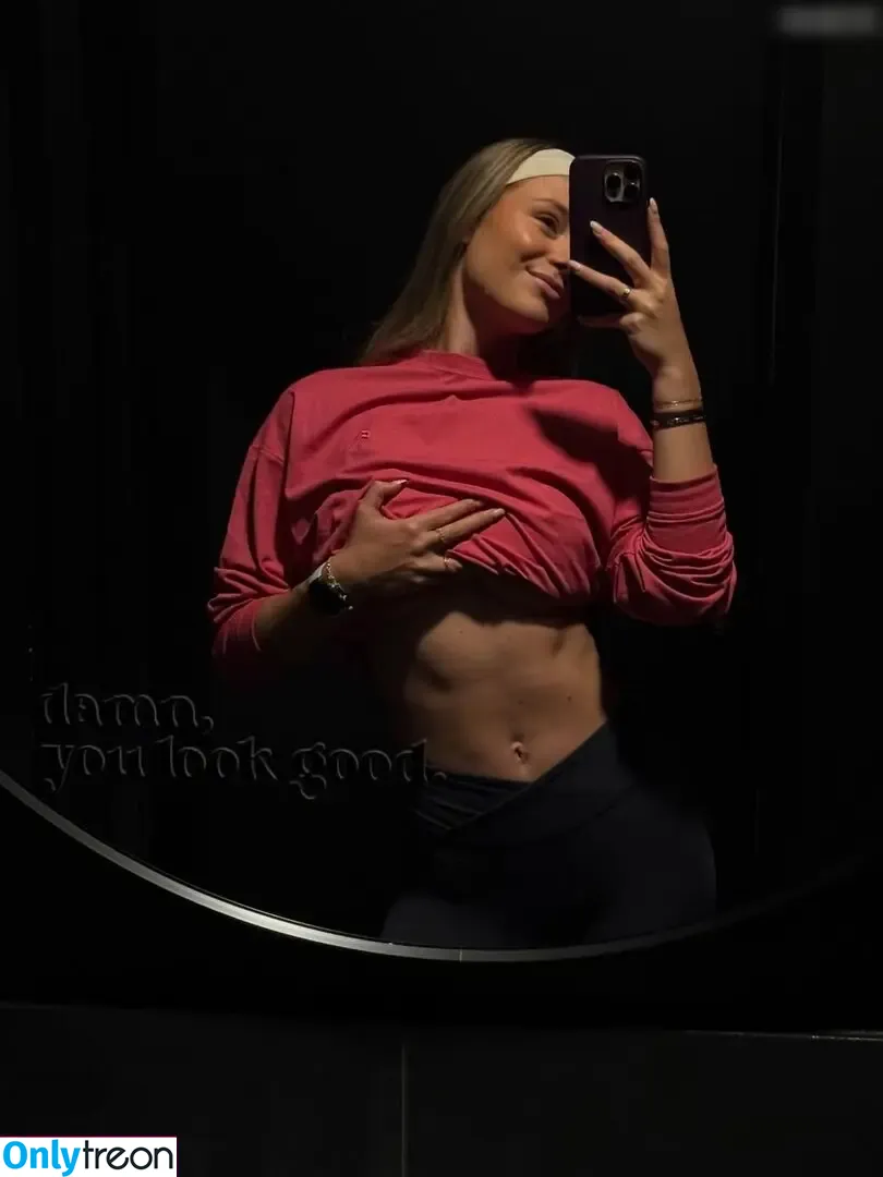 Emilia Bte nude photo #1291 (Emilia / emiliaofficial)