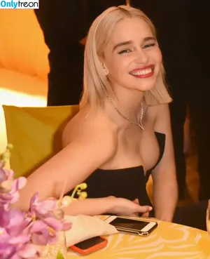 Emilia Clarke / clarkeyxo / emilia_clarke / emiliaclarke nude photo #0023