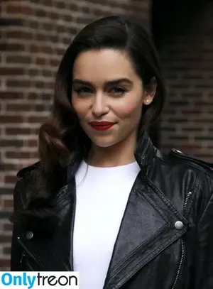 Emilia Clarke / clarkeyxo / emilia_clarke / emiliaclarke nude photo #0084
