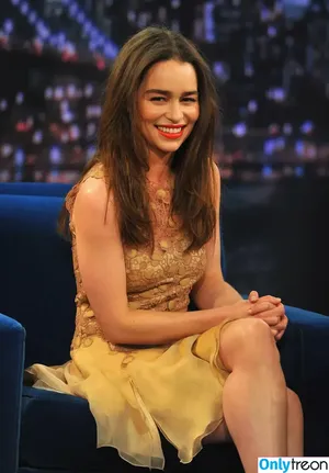 Emilia Clarke / clarkeyxo / emilia_clarke / emiliaclarke nude photo #0093