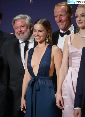 Emilia Clarke / clarkeyxo / emilia_clarke / emiliaclarke nude photo #0125