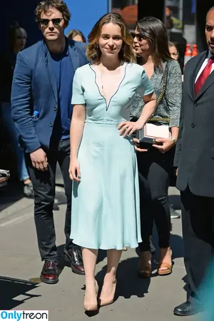 Emilia Clarke / clarkeyxo / emilia_clarke / emiliaclarke nude photo #0141