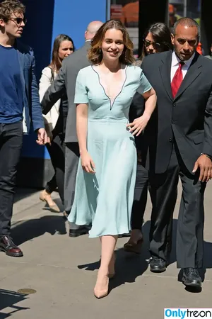 Emilia Clarke / clarkeyxo / emilia_clarke / emiliaclarke nude photo #0143