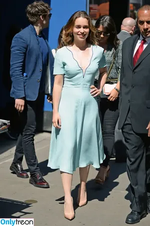 Emilia Clarke / clarkeyxo / emilia_clarke / emiliaclarke nude photo #0146
