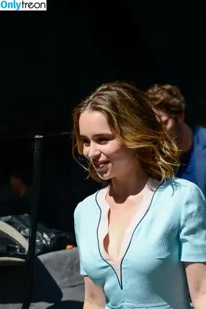 Emilia Clarke / clarkeyxo / emilia_clarke / emiliaclarke nude photo #0177