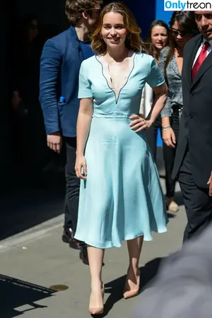 Emilia Clarke / clarkeyxo / emilia_clarke / emiliaclarke nude photo #0181