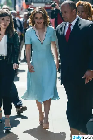 Emilia Clarke / clarkeyxo / emilia_clarke / emiliaclarke nude photo #0183