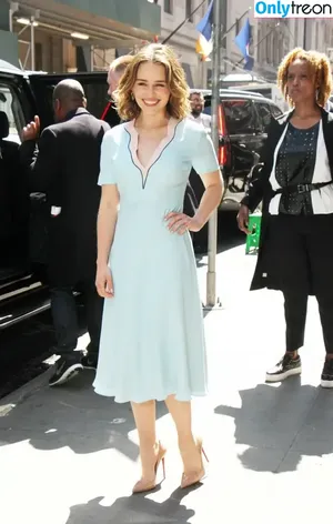 Emilia Clarke / clarkeyxo / emilia_clarke / emiliaclarke nude photo #0185