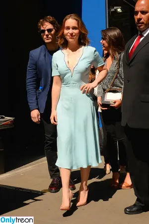 Emilia Clarke / clarkeyxo / emilia_clarke / emiliaclarke nude photo #0196
