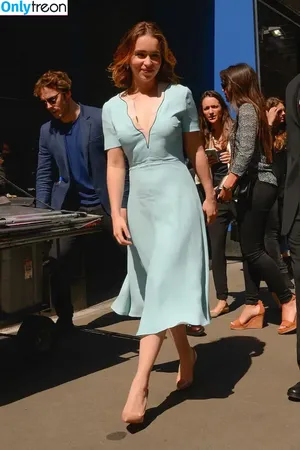 Emilia Clarke / clarkeyxo / emilia_clarke / emiliaclarke nude photo #0199