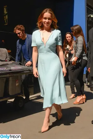 Emilia Clarke / clarkeyxo / emilia_clarke / emiliaclarke nude photo #0200
