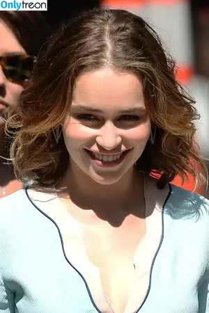Emilia Clarke / clarkeyxo / emilia_clarke / emiliaclarke nude photo #0202