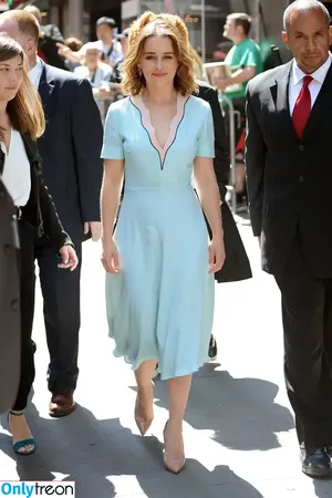 Emilia Clarke / clarkeyxo / emilia_clarke / emiliaclarke nude photo #0221
