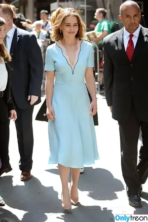 Emilia Clarke / clarkeyxo / emilia_clarke / emiliaclarke nude photo #0223
