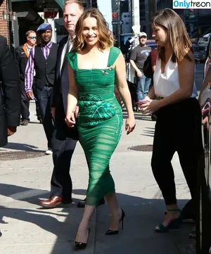 Emilia Clarke / clarkeyxo / emilia_clarke / emiliaclarke nude photo #0270