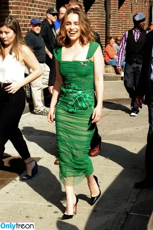 Emilia Clarke / clarkeyxo / emilia_clarke / emiliaclarke nude photo #0282