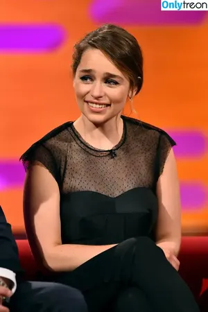 Emilia Clarke / clarkeyxo / emilia_clarke / emiliaclarke nude photo #0328