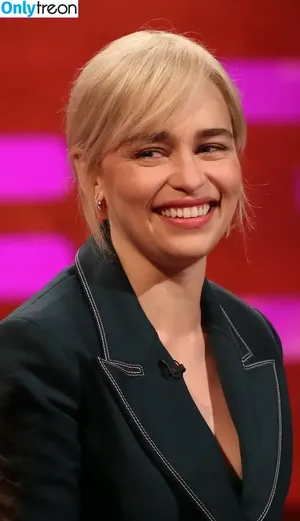 Emilia Clarke / clarkeyxo / emilia_clarke / emiliaclarke nude photo #0330