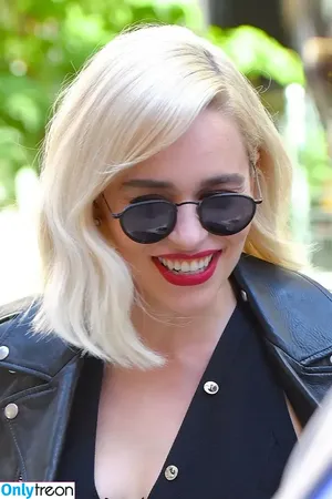 Emilia Clarke / clarkeyxo / emilia_clarke / emiliaclarke nude photo #0342
