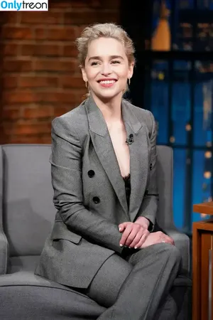 Emilia Clarke / clarkeyxo / emilia_clarke / emiliaclarke nude photo #0351
