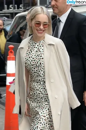 Emilia Clarke / clarkeyxo / emilia_clarke / emiliaclarke nude photo #0368