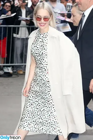 Emilia Clarke / clarkeyxo / emilia_clarke / emiliaclarke nude photo #0371