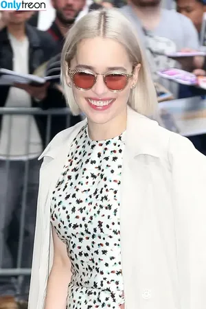 Emilia Clarke / clarkeyxo / emilia_clarke / emiliaclarke nude photo #0372