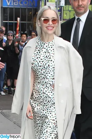 Emilia Clarke / clarkeyxo / emilia_clarke / emiliaclarke nude photo #0373