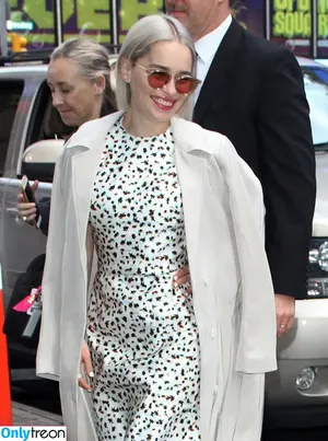 Emilia Clarke / clarkeyxo / emilia_clarke / emiliaclarke nude photo #0375