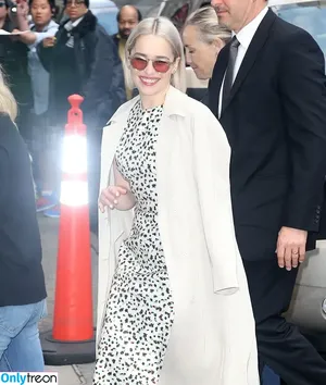 Emilia Clarke / clarkeyxo / emilia_clarke / emiliaclarke nude photo #0377