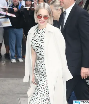 Emilia Clarke / clarkeyxo / emilia_clarke / emiliaclarke nude photo #0378