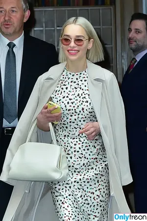 Emilia Clarke / clarkeyxo / emilia_clarke / emiliaclarke nude photo #0382