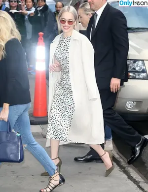 Emilia Clarke / clarkeyxo / emilia_clarke / emiliaclarke nude photo #0383