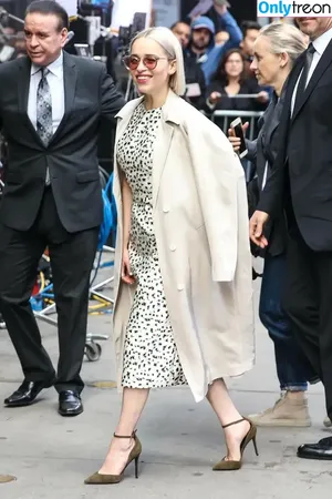 Emilia Clarke / clarkeyxo / emilia_clarke / emiliaclarke nude photo #0384