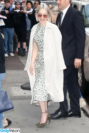 Emilia Clarke / clarkeyxo / emilia_clarke / emiliaclarke nude photo #0395