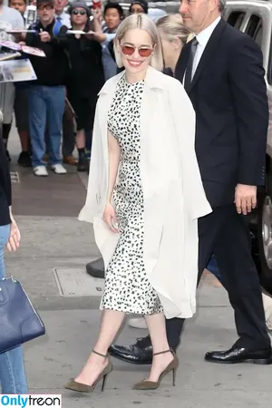 Emilia Clarke / clarkeyxo / emilia_clarke / emiliaclarke nude photo #0396