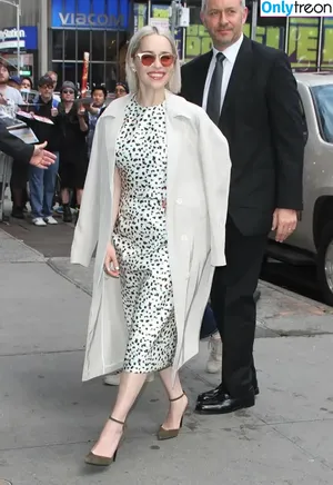 Emilia Clarke / clarkeyxo / emilia_clarke / emiliaclarke nude photo #0399