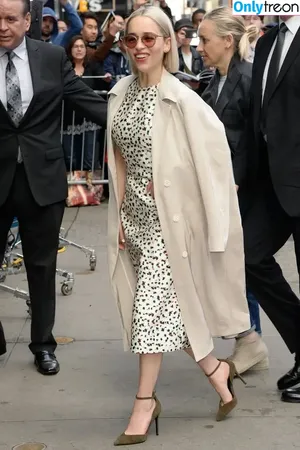 Emilia Clarke / clarkeyxo / emilia_clarke / emiliaclarke nude photo #0400