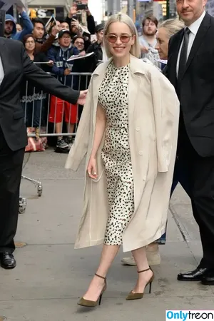 Emilia Clarke / clarkeyxo / emilia_clarke / emiliaclarke nude photo #0404
