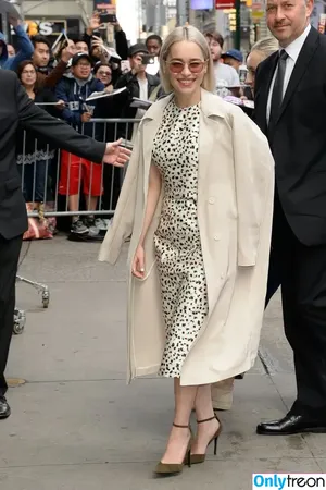 Emilia Clarke / clarkeyxo / emilia_clarke / emiliaclarke nude photo #0409