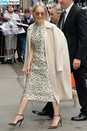 Emilia Clarke / clarkeyxo / emilia_clarke / emiliaclarke nude photo #0413