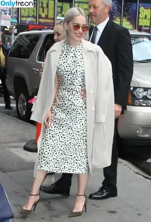 Emilia Clarke / clarkeyxo / emilia_clarke / emiliaclarke nude photo #0418