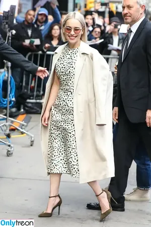 Emilia Clarke / clarkeyxo / emilia_clarke / emiliaclarke nude photo #0420
