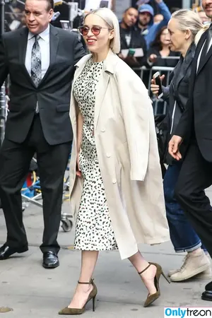 Emilia Clarke / clarkeyxo / emilia_clarke / emiliaclarke nude photo #0425