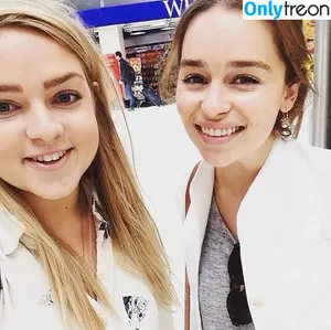 Emilia Clarke / clarkeyxo / emilia_clarke / emiliaclarke nude photo #0576