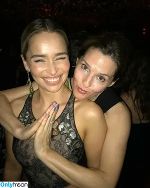 Emilia Clarke / clarkeyxo / emilia_clarke / emiliaclarke nude photo #0577