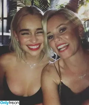 Emilia Clarke / clarkeyxo / emilia_clarke / emiliaclarke nude photo #0587