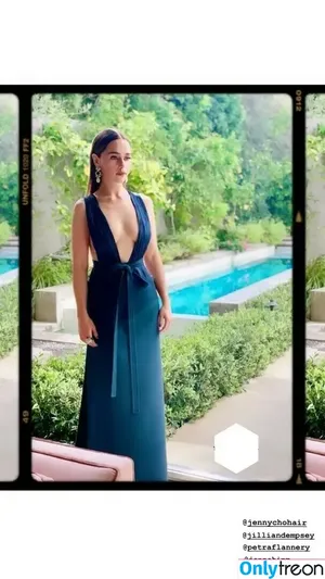 Emilia Clarke / clarkeyxo / emilia_clarke / emiliaclarke nude photo #0603